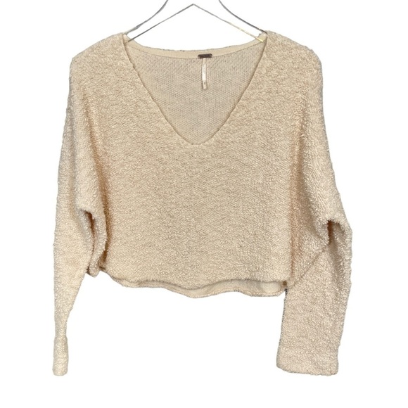 Free People Ivory/Cream Bouclé V Neck Crop Top High Low Hem Boxy Fit Size S - Picture 5 of 14